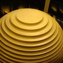 巨大な鉄球（バランスボール）