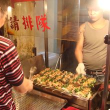 肉巻、ここも行列