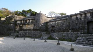 王墓に相応しい重厚