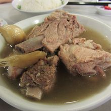 肉骨茶　サイコー！