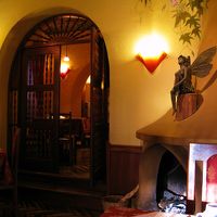 レストランもアール・ヌーヴォーチックです。