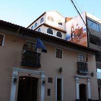 外観はそれほど目立たず、いたって普通の建物です。