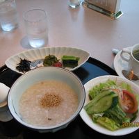 帰国後最初の食事は胃に優しいお粥セット
