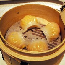 海老蒸しギョーザ ￥８４０− 