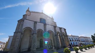 教会はいいが，日本人には人骨堂はどうも．．