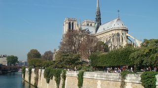 ノートルダム寺院へ登ってみる・・