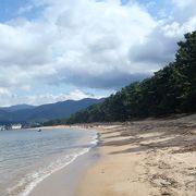 夏場は海水浴（*^_^*）、シーズンには投げ釣りできます。