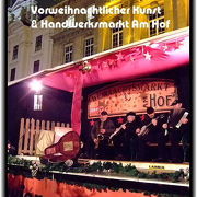 演奏隊が広場を盛り上げるアム・ホーム広場のクリスマスマーケット　Vorweihnachtlicher Kunst + Handwerksmarkt Am Hof