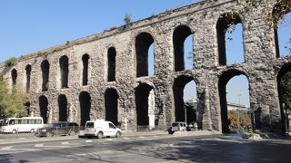 ローマ時代の水道橋の遺構です