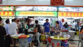 安くておいしいローカルフードを食べるなら♪