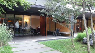 一味違ったパイナップルケーキの味わい（微熱山丘）