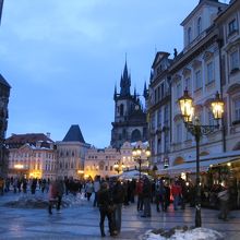 外に出たら旧市街広場の夜景がきれいでした★