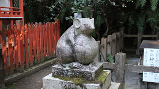 珍しい狛ねずみが迎えてくれます