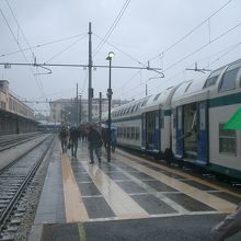 駅構内でみた列車たち。