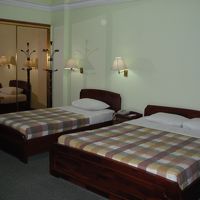 ２人一部屋でしたが、片方がダブルベッドだったので楽でした。