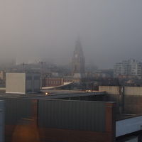 眺望はまあまあ、霧のリバプール…