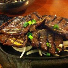 柔らかカルビ、単品でも頼めますがセットがお得。