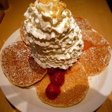 ストロベリーパンケーキ
