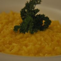 レストランのミラノ風リゾット