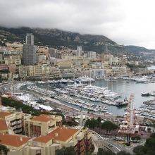 宮殿前の広場からの眺め・・・ここはモナコの絶景ポイントです。