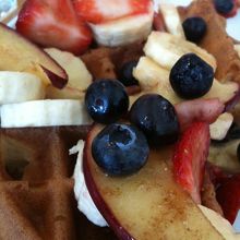 ワッフル（フルーツ全部乗せ）