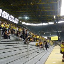 南側席：下段からの眺め