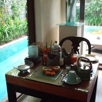 ダイニンング（プール付きヴィラ）