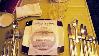 エクシブ山中湖　イタリア料理ルッチコーレの夕食　大人は￥１０，５００−、子供達は￥３，６７５−のコース料理を頂きました