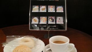 お浅間さんのすぐ横の　江戸屋本店