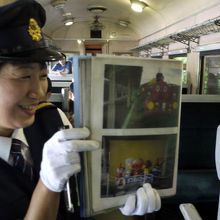 赤く塗られたＳＬマン当時のＣ１１形　２２７号機を見せてくれま