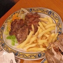 何の肉か忘れたが，11ユーロ