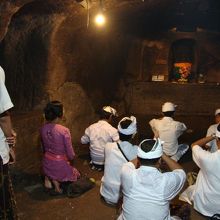 瞑想場所の洞窟