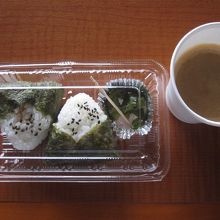 素泊まりでも、朝食おにぎり付きプランあり、コーヒーも飲み放題