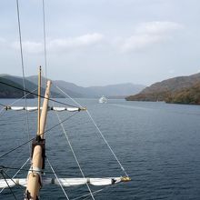 秋の芦ノ湖のクルージング 
