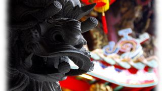 彫刻の見事な古刹へ気軽に台北から日帰り