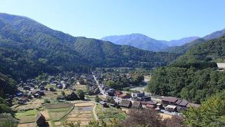 合掌集落を一望