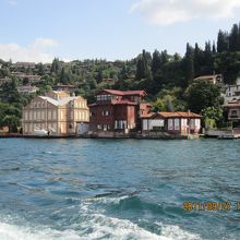 別荘「ヤル」、大橋近くのアジアサイドに多い。