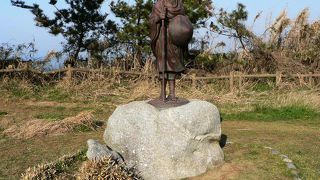 義経にまつわる伝説で知られる尼御前岬