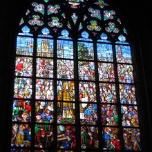 美しいステンドグラスの数々☆