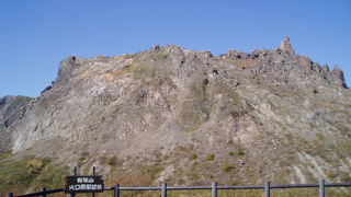 圧倒される山肌