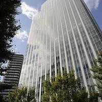 仙台トラスト上層階にウェスティンホテル仙台が入っています。