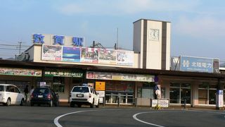 日本海側の港町・敦賀市の中心駅、ＪＲ敦賀駅