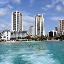 ワイキキビーチ沖に出て 