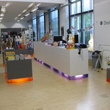 ディック・ブルーナ・ハウス☆一階のギフトショップ