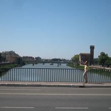 ピサ駅から斜塔まで歩いた途中