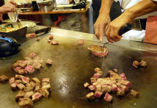 尾崎牛 鉄板焼き 吟 梅田ヒルトンプラザウエスト (オザキギュウ