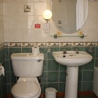 洗面台が水とお湯で分かれているやつなので使いづらいかも。