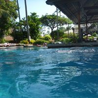 ホテル内にプールが数種類あります