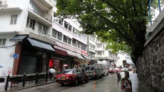 みどりの多い閑静な街並み