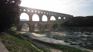 ここまで来たら見に行こうポン・デュ・ガールを